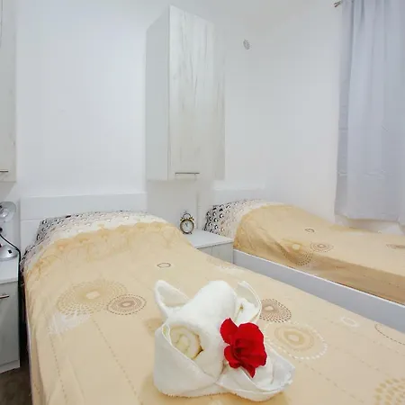 Mobile Homes Olive And Sea Vakantiehuis